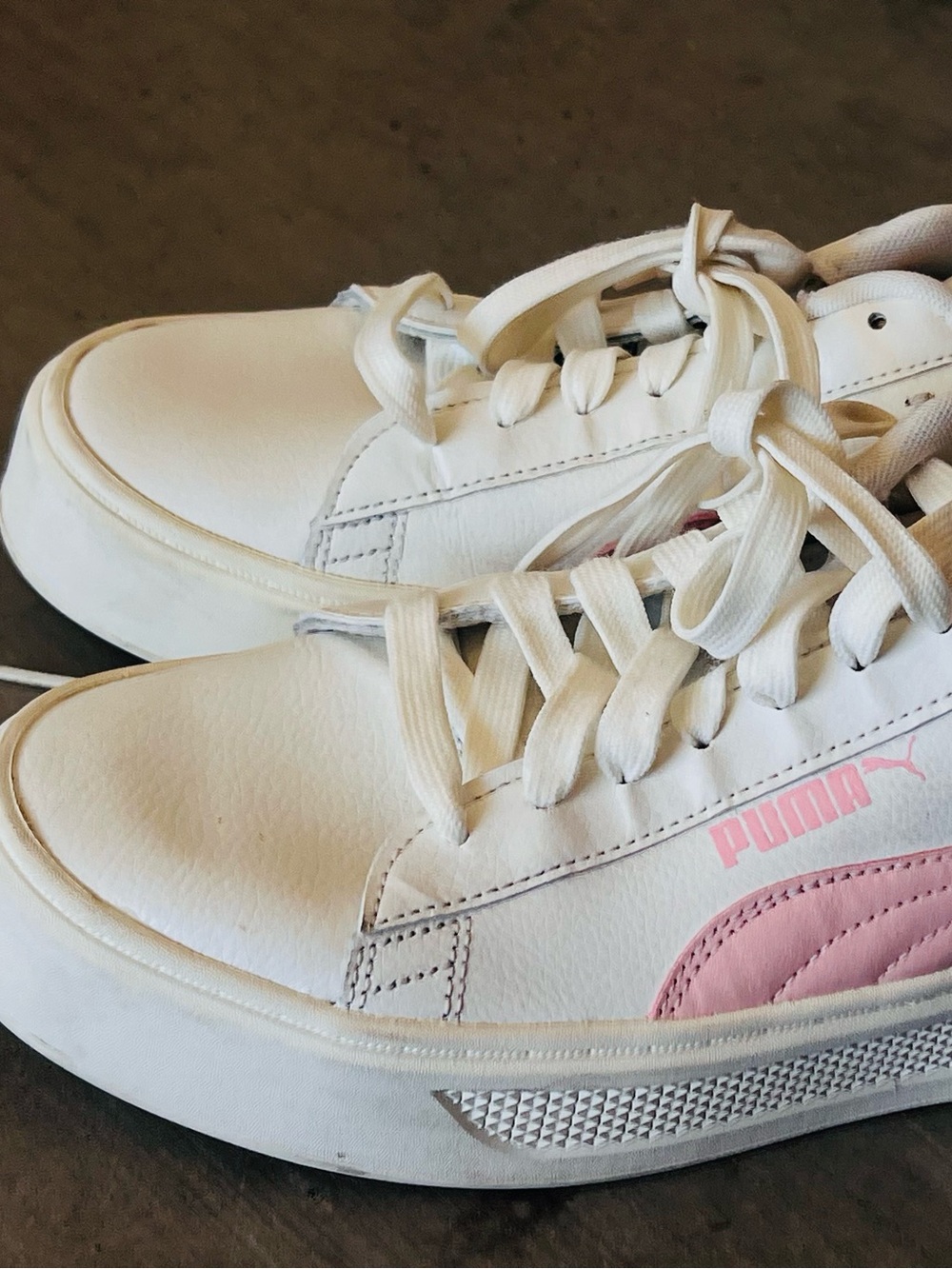Puma White Sneakers with Pink Formstrip